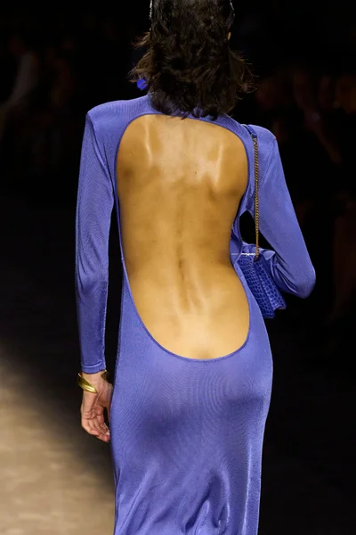 Look 99
